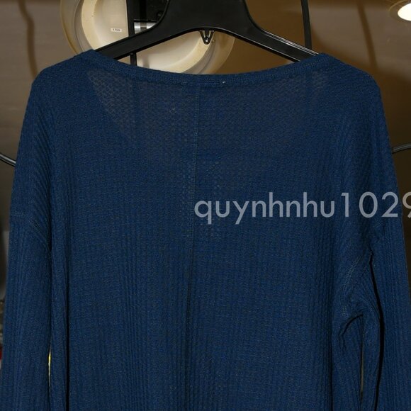 Brand new Vintage America Women thermal V neck Knit in Navy - Picture 5 of 5